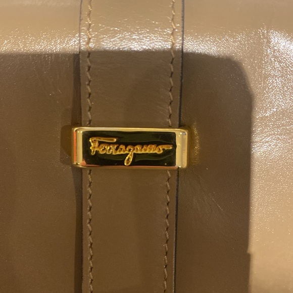 Vintage Ferragamo Tan Leather Designer Purse Handbag Bag Shoulder Strap classic - Picture 3 of 9